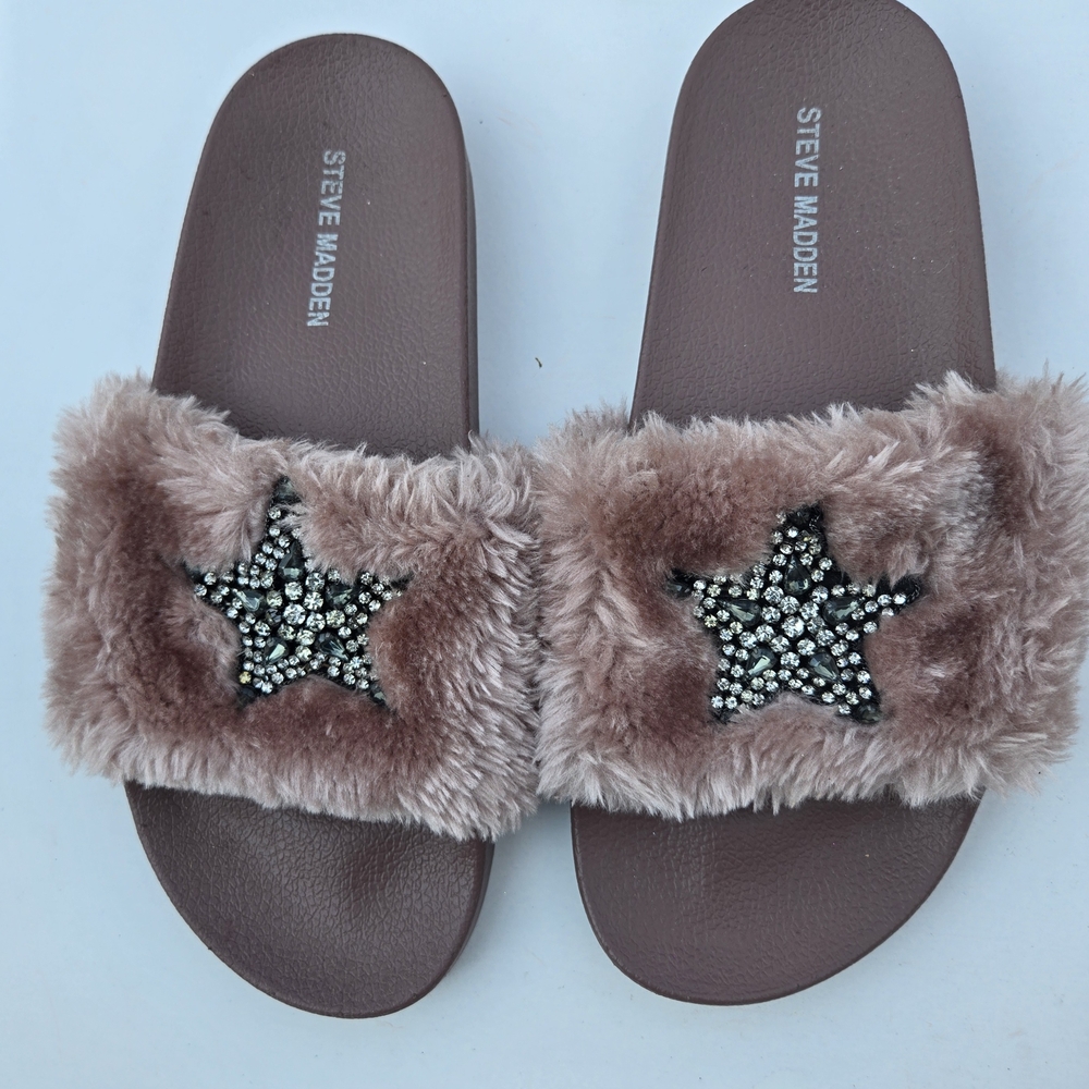 Steve Madden Pink and Brown Plush Slippers with Star Accents
